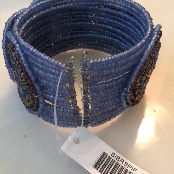 Hand beaded bracelet - Picture 3 of 3